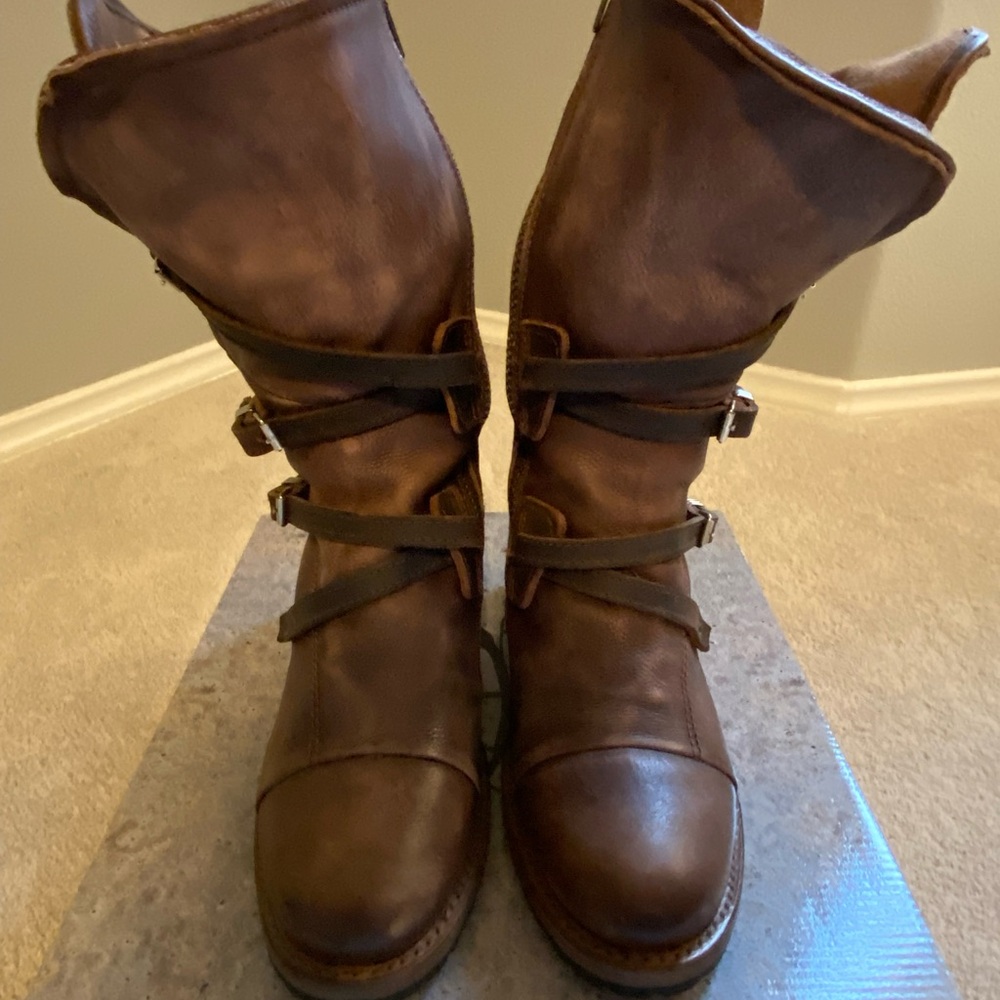 Freebird Women's Cora Brown Leather Boots - Picture 7 of 15